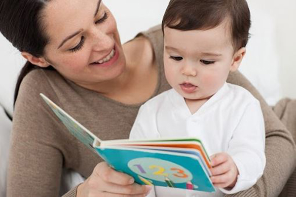 Cách chọn sách giúp trẻ thông minh hơn được nhiều bà mẹ quan tâm