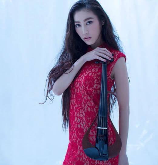 Nghệ sĩ violin Mayuko Suenobu được cho là người vợ bí ẩn của Yuzuru Hanyu